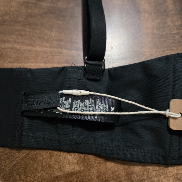 SKIMS Black Ulimate Push Up Strapless Bra 34 D - Picture 4 of 4